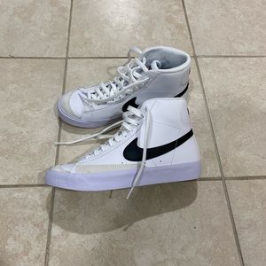 Nike Blazer Mid ‘77